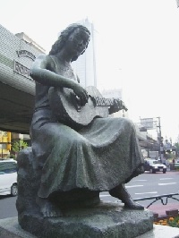 画像:奏でる乙女